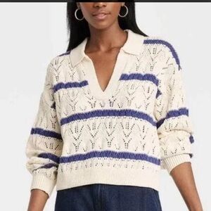 Universal Thread Ivory and Navy Knit Top